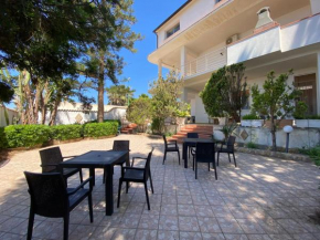 200m from the Sea - Large Private Patio with BBQ Triscina
